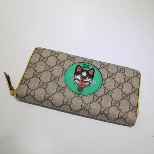 G*u*i brand handbags zip around wallet 1904g0008