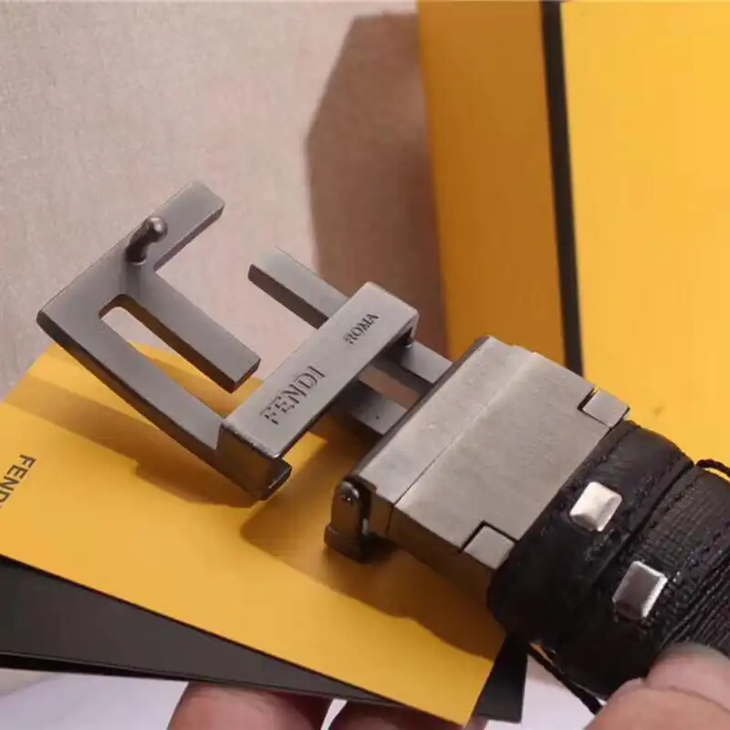 Fendi s Belte 1905BL0329