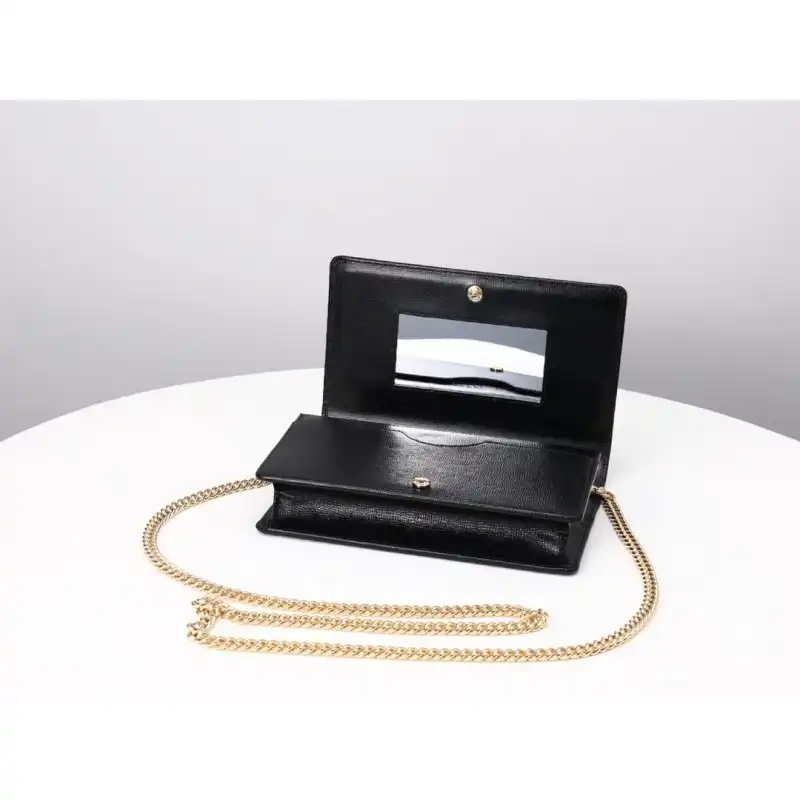 G*u*i bags 19b57b0019