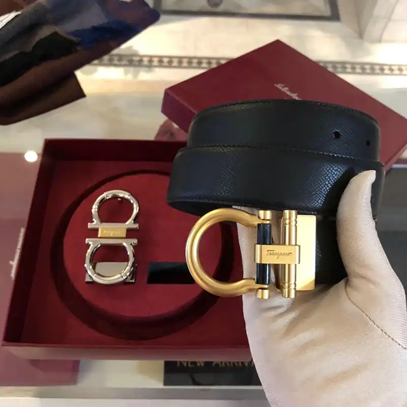 Salvatore Ferragamo s Belte 19xf0011