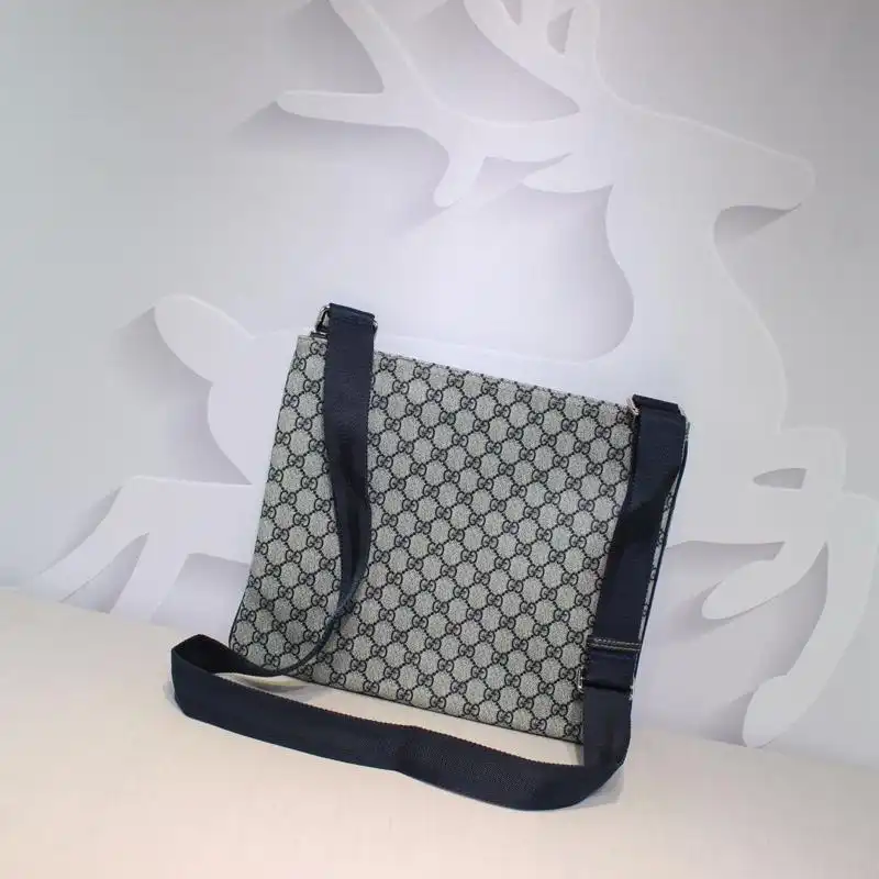 G*u*i messenger bags 19gm0033