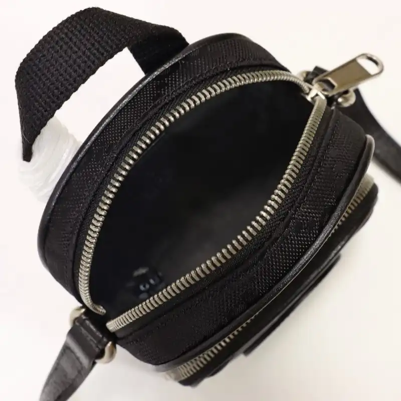 G*u*i s bags 2108dj0022