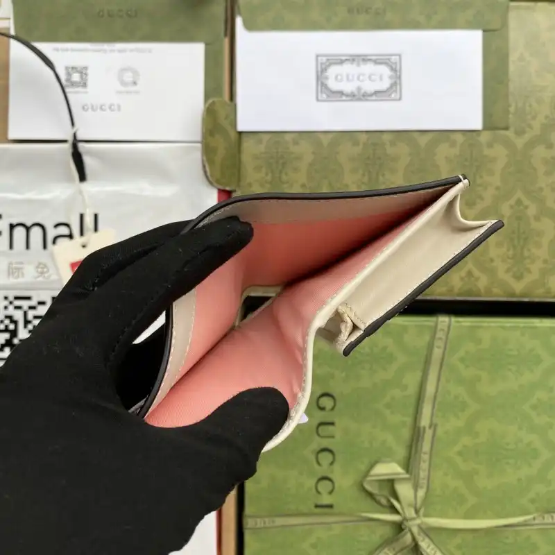 G*u*i s bags 2108ya0080