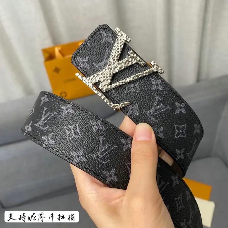 LV Belts 2111XA0019