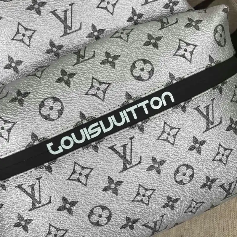 LV Bags 19T1L0638