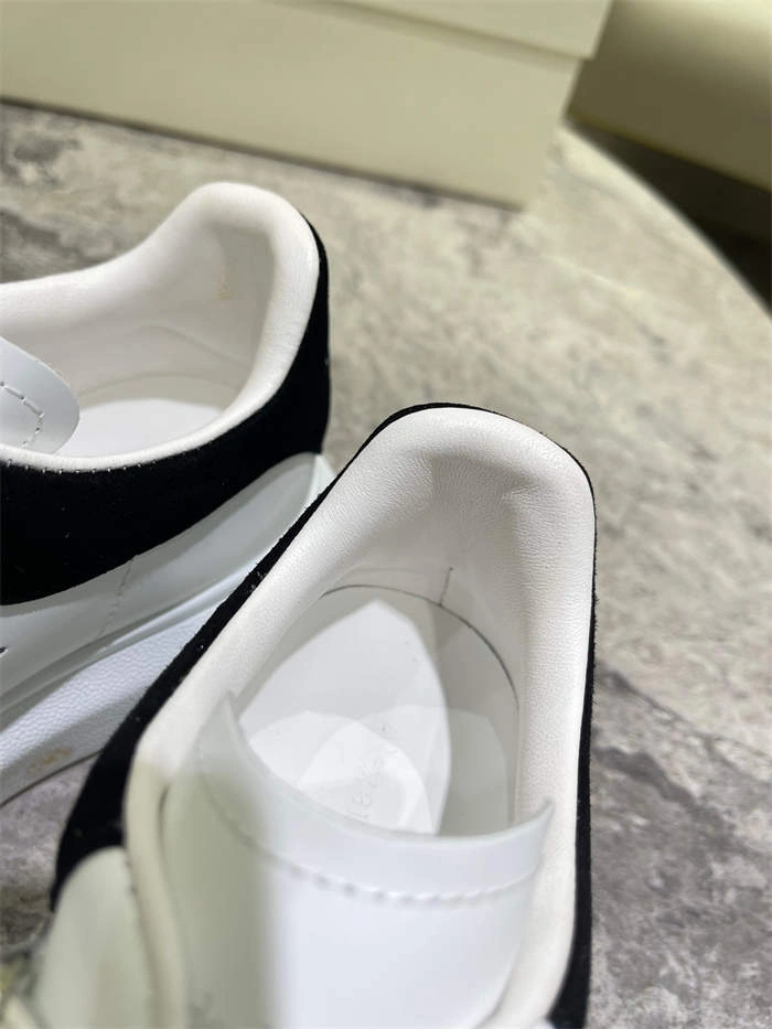 Seasonal Alexander McQueen Oversized 2581