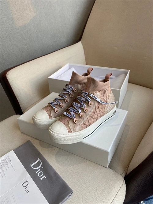 Sustainable DR Sneaker 1080