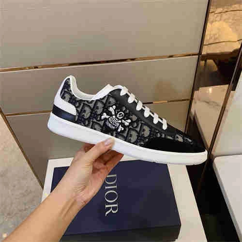 Elegant DR Sneaker 1137
