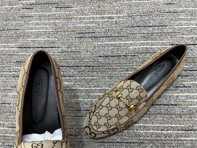 durable G*u*i loafer 329