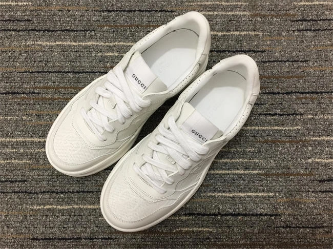 fashionable G*u*i low top sneaker 562