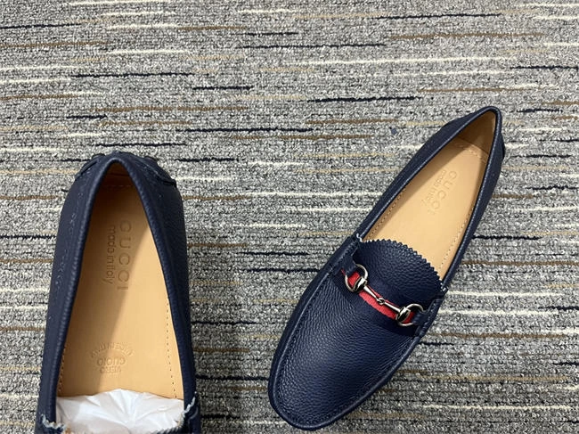 compact G*u*i mocassin 305