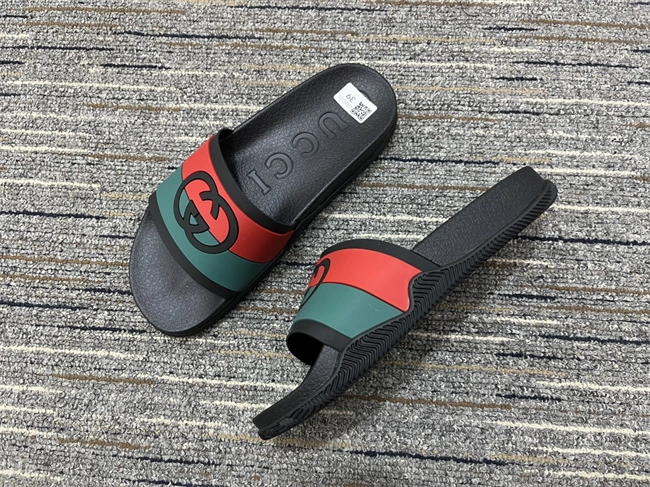 G*u*i slide zipup 421