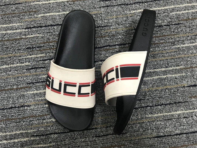 G*u*i slide compact 449