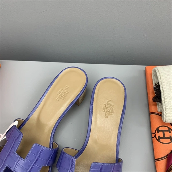 Timeless H Slipper 2385