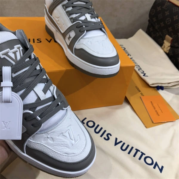 LV Comfortable 1829