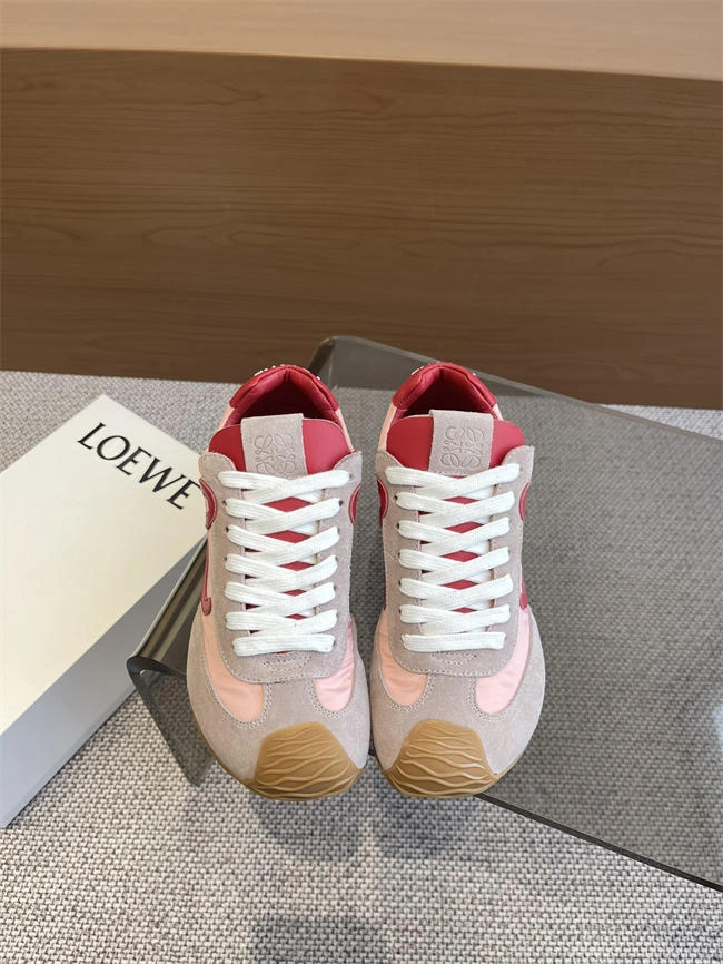 Elegant Loewe Sneaker 2470