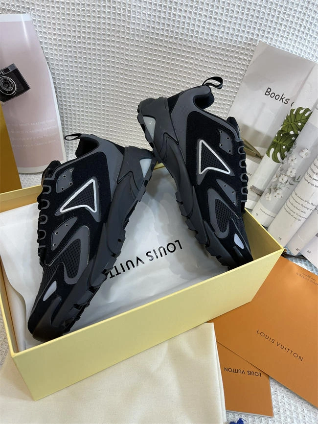 UrbanChic Lv Runner Sneaker 2026
