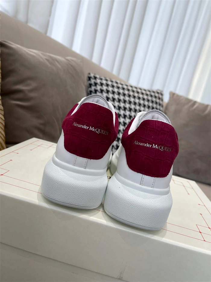 Trendsetting Mc Queen 2540