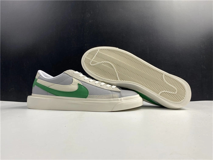 FashionForward Nike Blazer Low Sacai BV0076- 5241