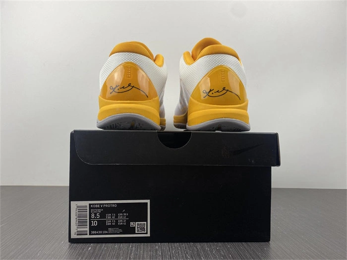 Sophisticated Nike Kobe 386430- 5028