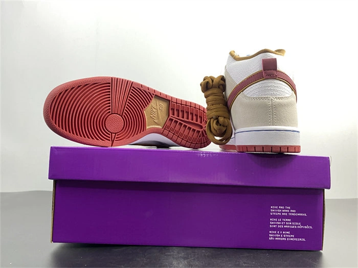 RelaxedFit Nike SB Dunk High Sail  Crimson CV9499- 4860