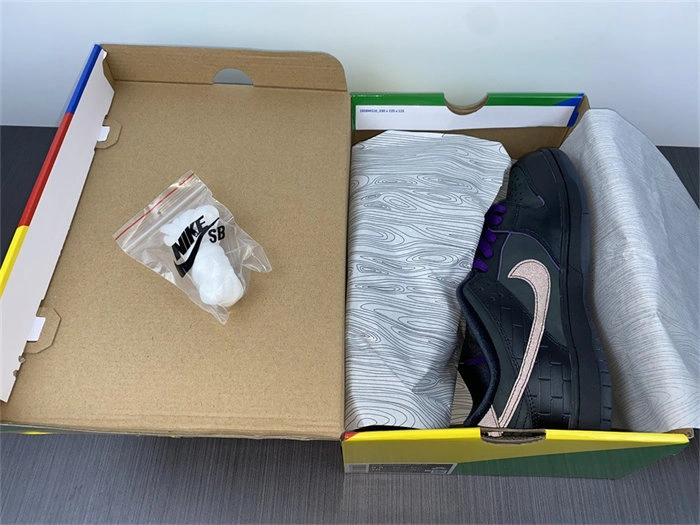 Packable Nike SB Dunk Low Familia First Avenue DJ1159- 4744