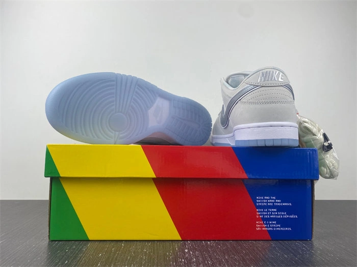 Versatile Nike SB Dunk Low White Lobster FD8776- 4658