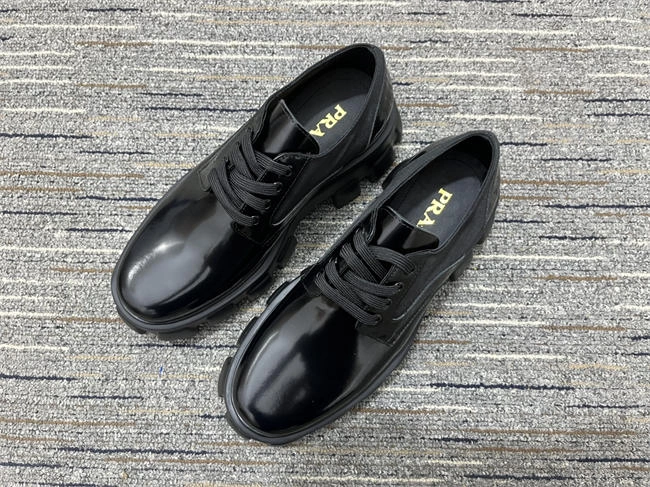 Prada Loafer Minimalist 3336