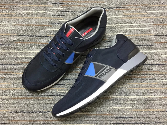 Prada Sneaker ModernLook 3382