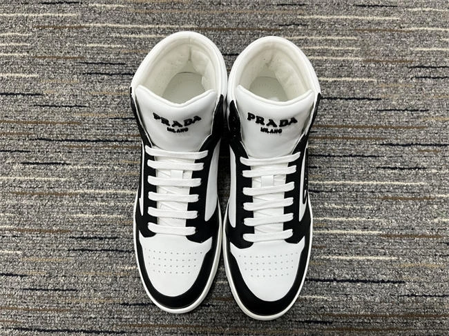 Prada Sneaker Timeless 3356