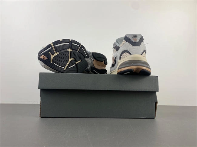 new balance NB M2010GRY Bold 5831